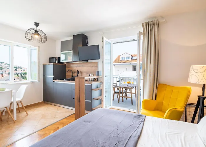 Apartments Marivo Lapad